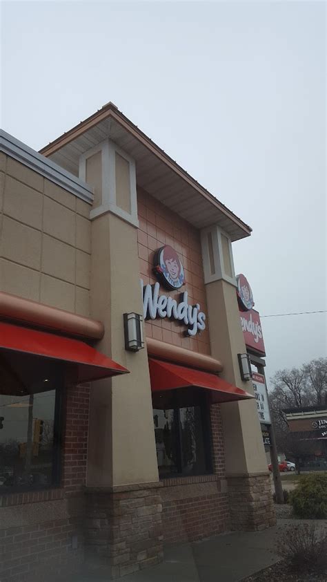 Wendy's clinton iowa  From fresh-cracked eggs to fresh, never-frozen beef, We Got You®